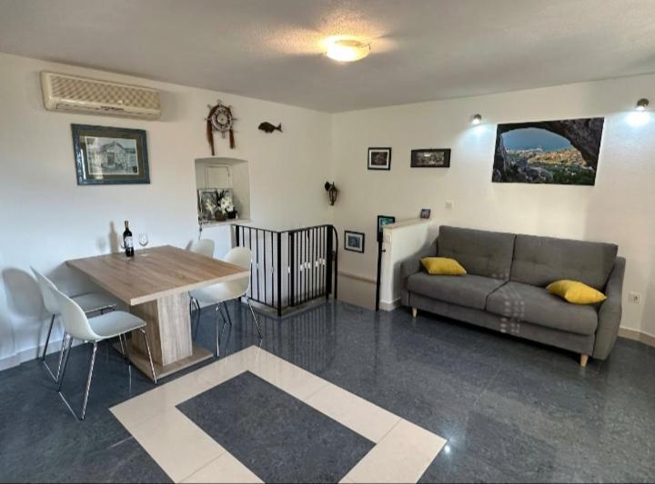 Apartmani Dalmacija Брела Экстерьер фото