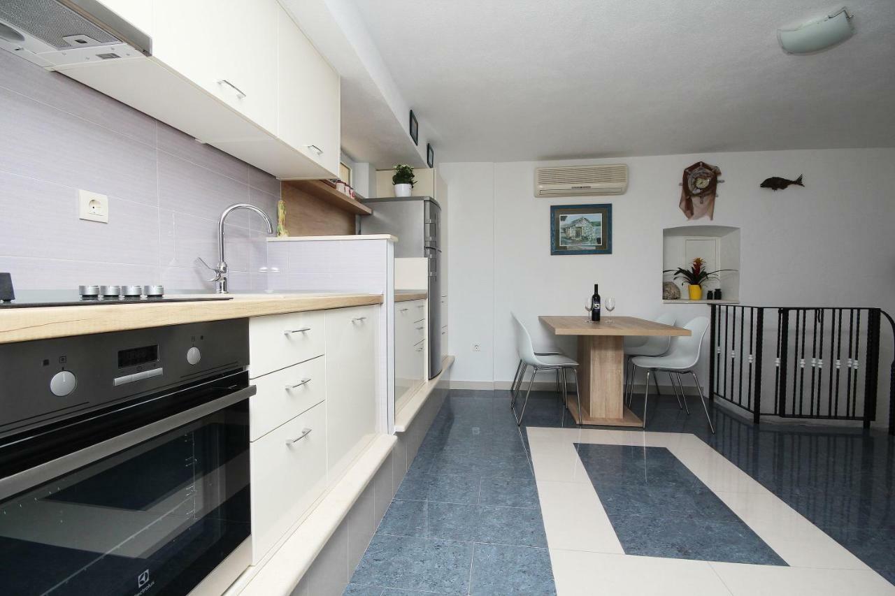 Apartmani Dalmacija Брела Экстерьер фото