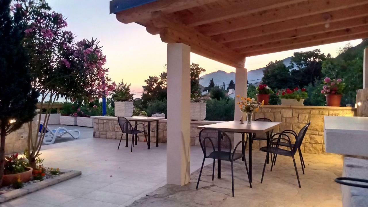 Apartmani Dalmacija Брела Экстерьер фото
